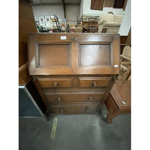 203 - Oak bureau (100H 69W 43D cm)