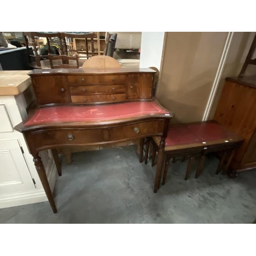 230 - Mahogany leather top ladies writing desk (97H 90W 46D cm) & matching nest of 3 tables (44H 77W 37D c... 