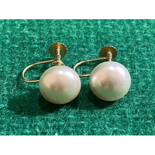 Pair of 9ct & faux pearl earrings