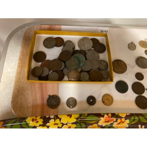 332 - 2 Trays of mixed coins inc. Queen Elizabeth pennies, George VI pennies, George V pennies, Edward VII... 