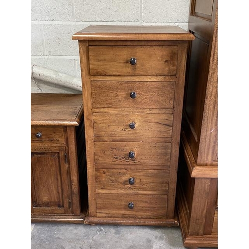 10 - Good quality oak 6 drawer chest (123H 60W 50D cm)