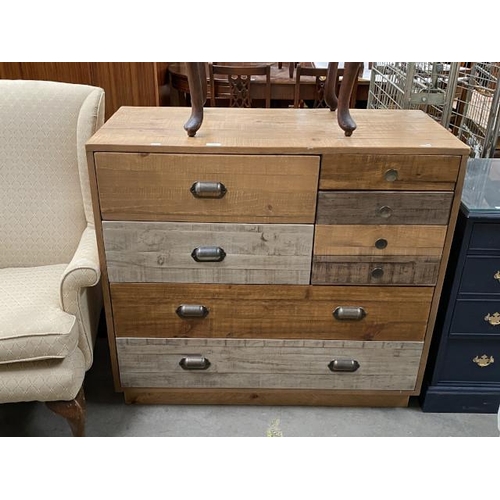 62 - Good quality contemporary multi drawer chest (91H 100W 45D cm)