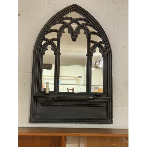 106 - Gothic arched mirror (85x57cm)