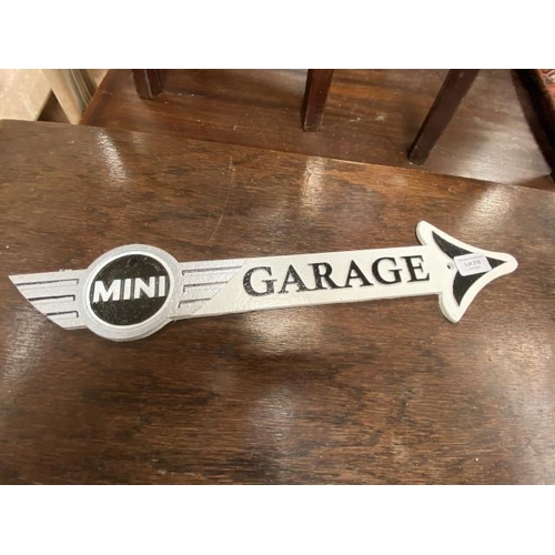 216 - Mini garage arrow sign