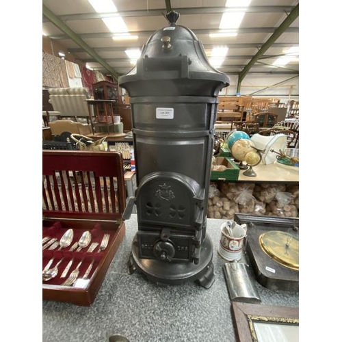 301 - Cast iron solo 256 wood burning stove (approx. 78H 96DIAM cm)