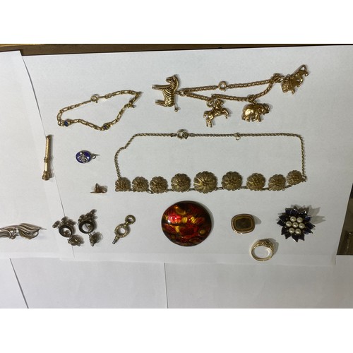 384 - Box of vintage jewellery, gilt charm bracelet (approx. 10.1g, no hallmarks), Vic. mourning hair broo... 