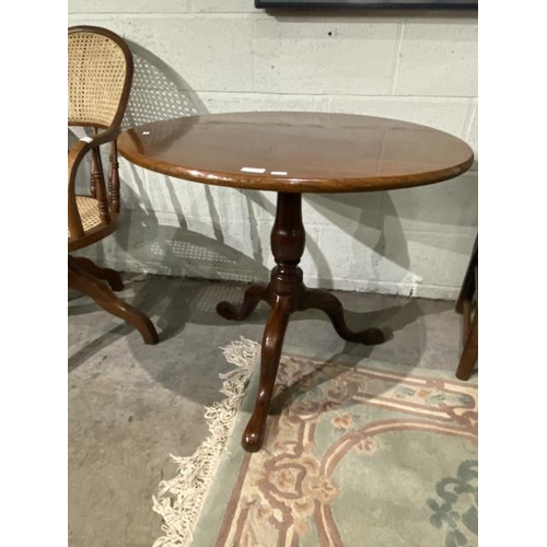 66 - 19th Century mahogany tilt top tripod table (71H 80DIAM cm)