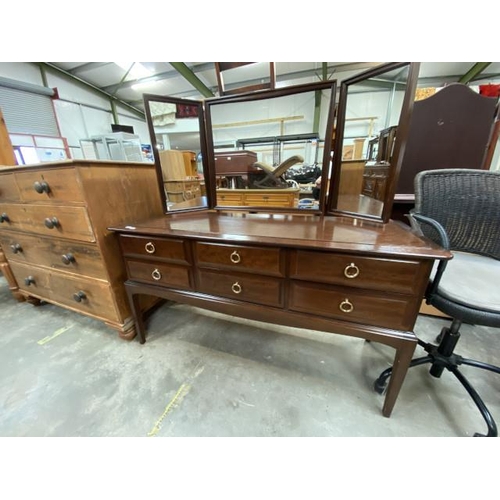 139 - Stag Minstrel mahogany dressing table (128H 130W 47D cm)