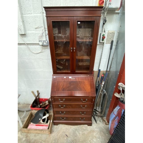 157 - Mahogany bureau bookcase (189H 71W 46D cm) with 1 key