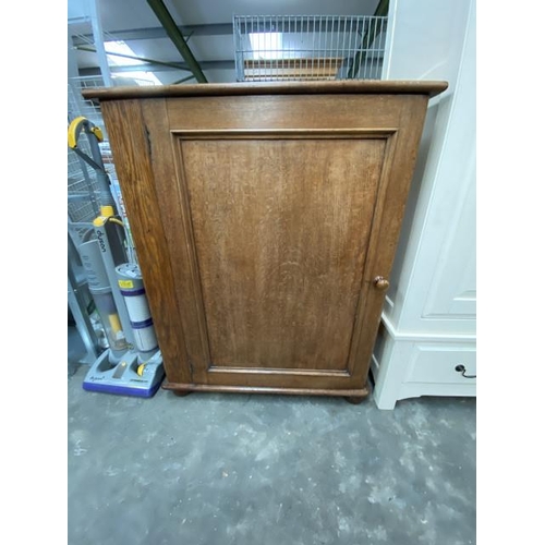 168 - Victorian oak single door cupboard with shelves to interior (113H 90W 40D cm)