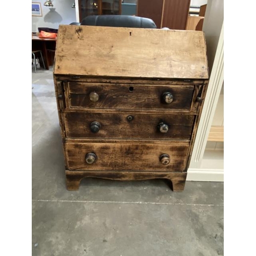 178 - Oak bureau (97H 77W 48D cm)