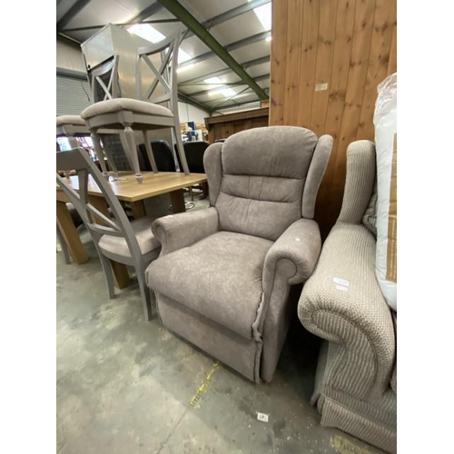 132 - Upholstered manual reclining armchair (80W cm)