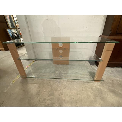 151 - Contemporary glass media stand (50H 107W 45D cm)