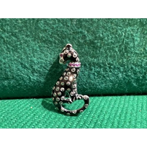 334 - Silver cheetah brooch