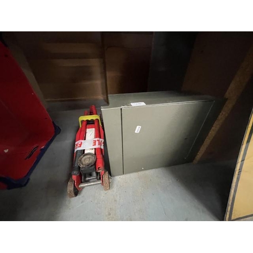 502 - 2000KG trolley jack & metal safe (with 2 keys) (39H 31W 13D cm)