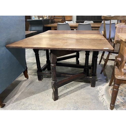 80 - 18th Century oak gate leg table (71H 140W 105D cm)