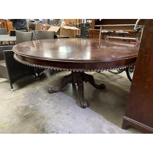 116 - Mahogany circular dining table with piecrust edge (75H 167DIAM cm)