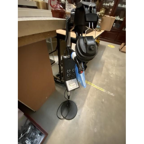 473 - Battery operated metal detector & headphones