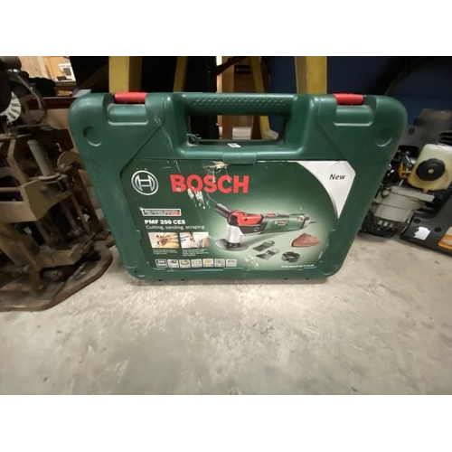 530 - Bosch PMF250CES multi tool and case (missing attachments)