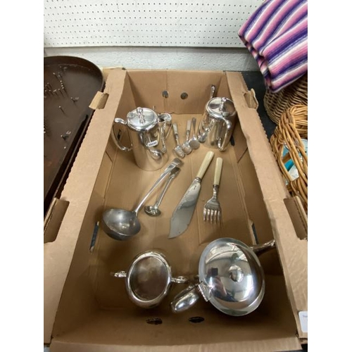 200 - Collection of silver plated ware inc. toast rack, ladle, coffee/hot water pot etc