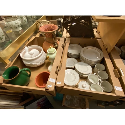 212 - 10 Boxes of pottery inc. 2 Le Creuset lidded soup bowls, 3 pieces of Wedgwood Green jasper ware, 25 ... 