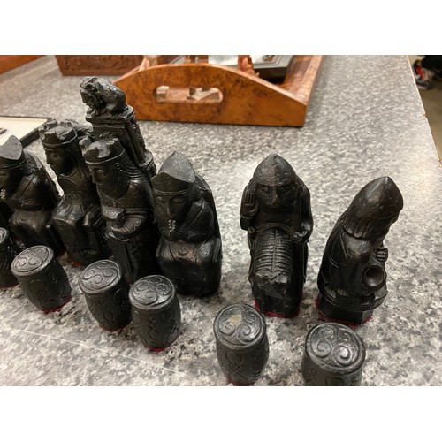 149 - 32 Isle of Lewis style chess pieces