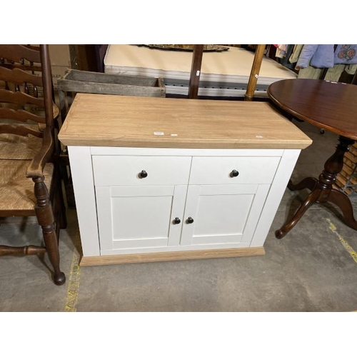 101 - Oak topped 2 door sideboard (74H 101W 45D cm)