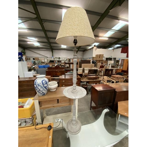 141 - Contemporary standard lamp (115H cm)