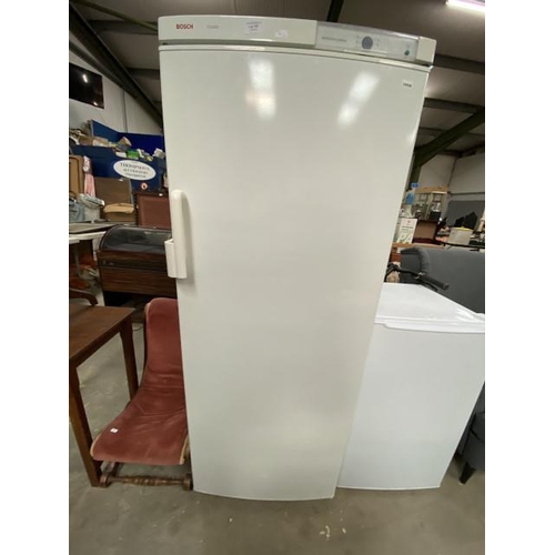 181 - Bosch fridge (154H 59W 59D cm)