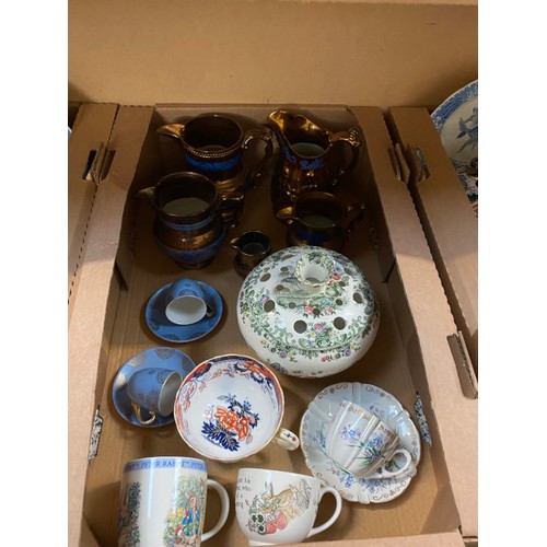 442 - 5 Boxes containing 41 pieces of Spode, Persia part dinner/coffee service, 39 pieces of Poole Fresco ... 