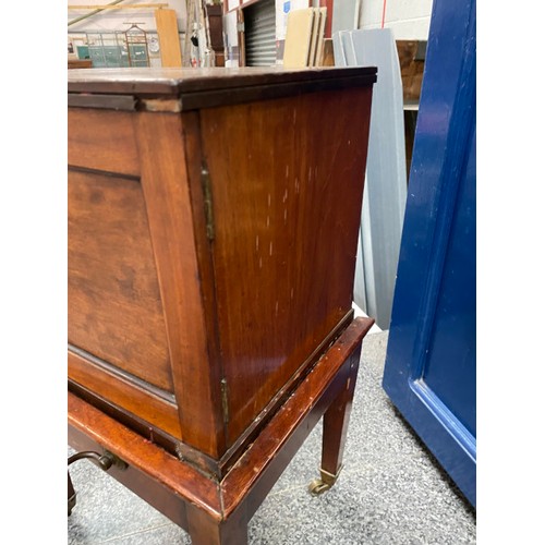 232 - Mahogany 6 drawer collectors cabinet on stand (34W 60H 28D cm)