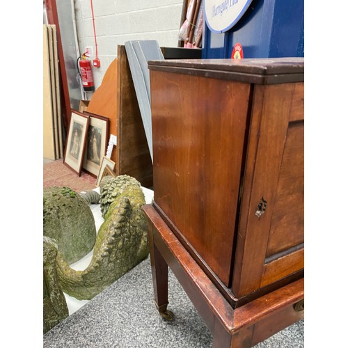 232 - Mahogany 6 drawer collectors cabinet on stand (34W 60H 28D cm)