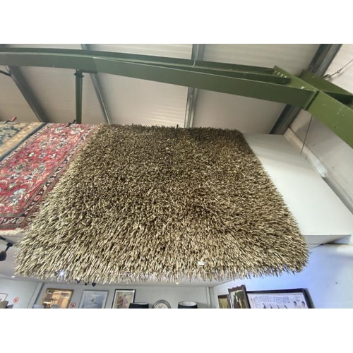 26 - Gold coloured shag pile rug 300 x 205cm