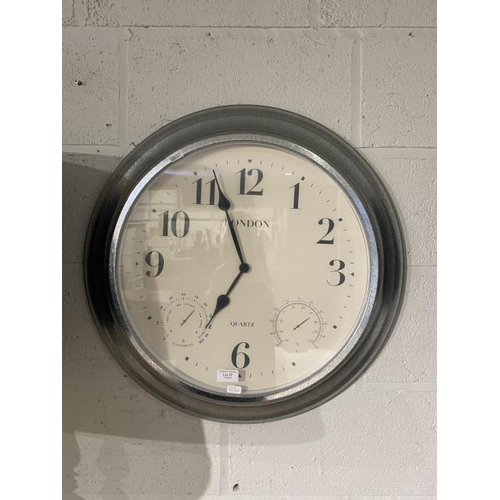 37 - London Quartz wall clock (60cm diam)