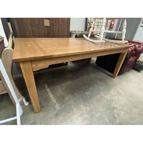 55 - Contemporary oak dining table (76H 184W 100D cm)