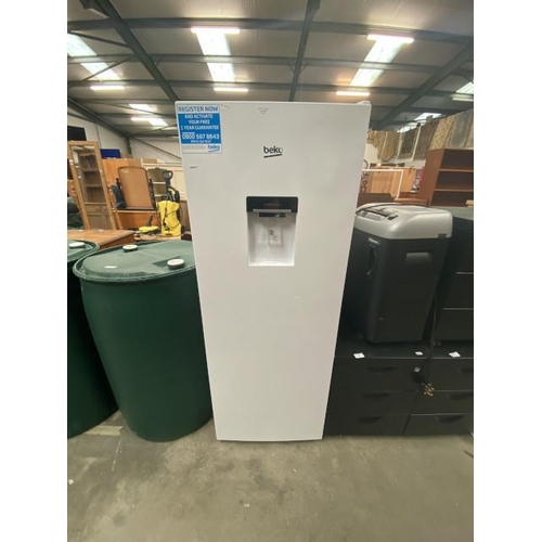 72 - BEKO LSG3545DW fridge with water dispenser (144H 54W 54D cm)