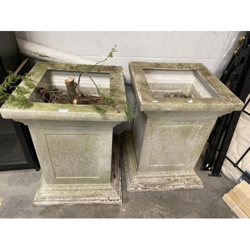 8 - Pair of plastic garden urns/planters (76H 57W 58D )