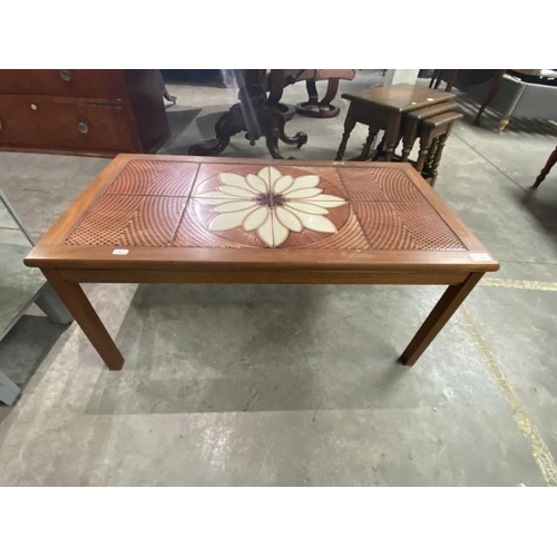 80 - Mid-century tiled top occasional table (43H 89W 49D cm)