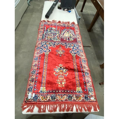 193 - Middle Eastern rug (117 x 61 cm)