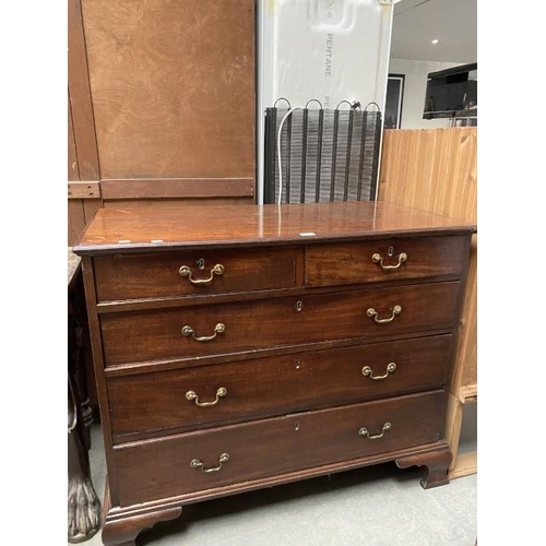 63 - George lll mahogany 2 over 3 chest of drawers on Ogee bracket feet (91H 109W 55D cm)