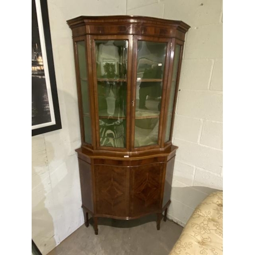 89 - Edwardian mahogany inlaid serpentine corner cupboard with 1 key (190H 100W 62D cm)