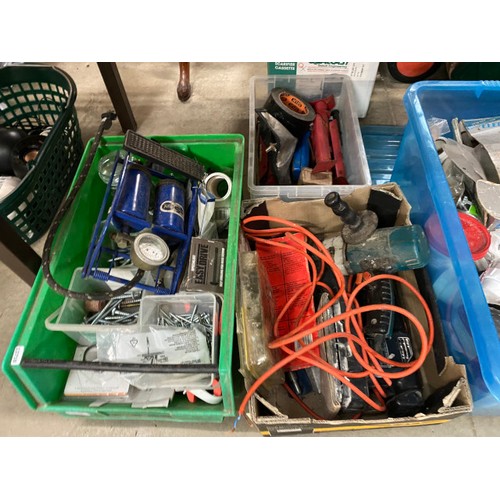 558 - Large quantity of workshop tools & accessories