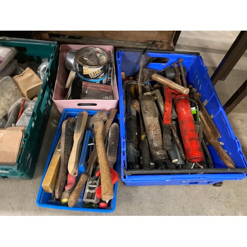 558 - Large quantity of workshop tools & accessories