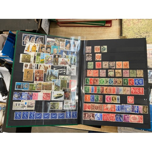 550 - Assorted stamps & albums