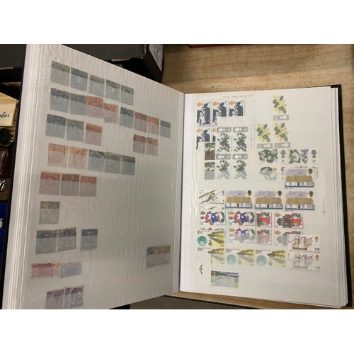 550 - Assorted stamps & albums