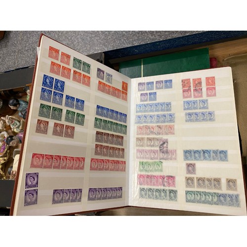 550 - Assorted stamps & albums