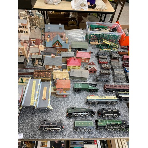 250 - Large selection of model 00 gauge railway buildings & props inc. barges, platforms, church, warehous... 