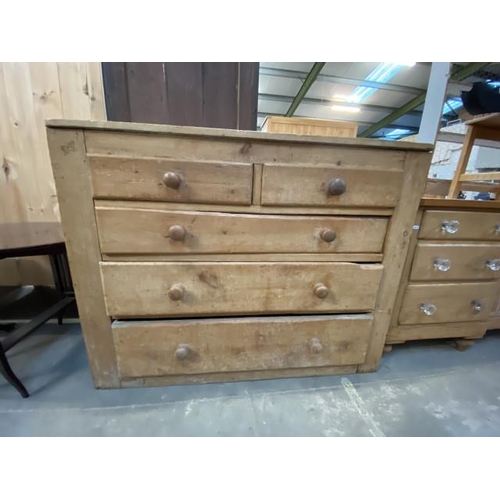 105 - Vintage pine 2 over 3 chest of drawers (105H 133W 47D cm)