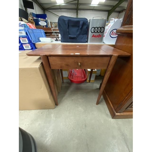 130 - Contemporary teak effect dressing table (75H 90W 55D cm) (as found)