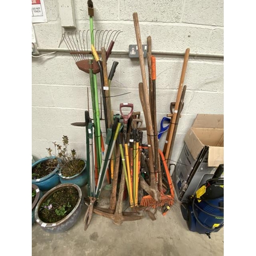 36 - Assorted garden tools